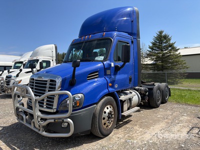 2020 Freightliner Cascadia 113 6x4 T/A Day Cab Truck Tractor