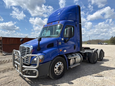 2020 Freightliner Cascadia 113 6x4 Ciągnik siodłowy T/A z kabiną dzienną