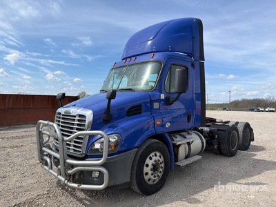 2020 Freightliner Cascadia 113 6x4 Ciągnik siodłowy T/A z kabiną dzienną