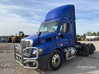 2020 Freightliner Cascadia 113 6x4 Ciągnik siodłowy T/A z kabiną dzienną
