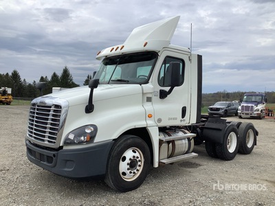 2018 Freightliner Cascadia 125 6x4 T/A Day Cab Truck Tractor