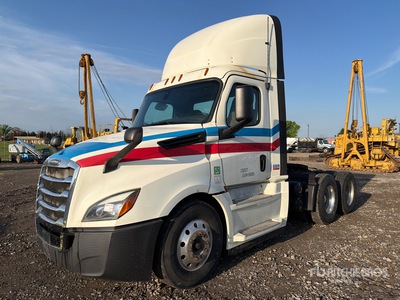 2019 Freightliner Cascadia 126 6x4 Cabeza Tractora Cabina Corta