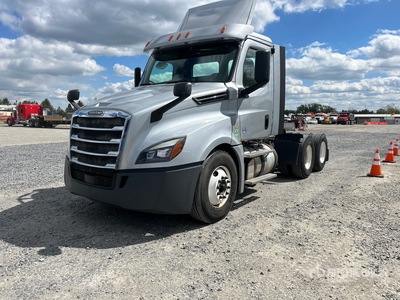 2019 Freightliner Cascadia 126 Day Cab Truck Tractor