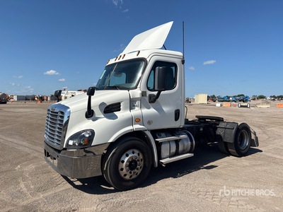 2020 Freightliner Cascadia 113 4x2 S/A Day Cab Truck Tractor
