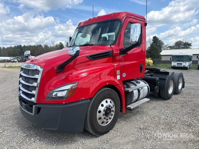 2019 Freightliner Cascadia 126 6x4 T/A Day Cab Truck Tractor