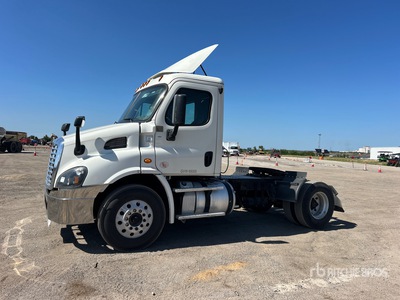 2019 Freightliner Cascadia 113 4x2 S/A Day Cab Truck Tractor