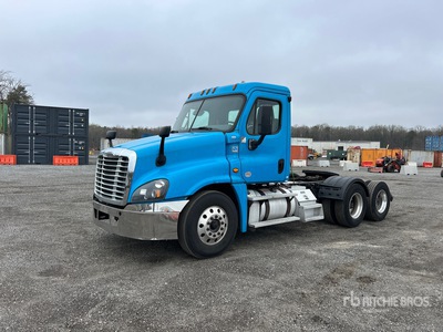 2017 Freightliner Cascadia 125 6x4 T/A Day Cab Truck Tractor