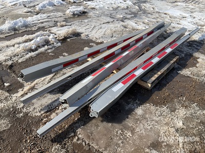 Quantity of 11 ft 6 in Trailer Bunks بنود متنوعة - قطع المعدات