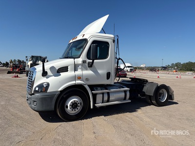 2019 Freightliner Cascadia 113 4x2 S/A Day Cab Truck Tractor