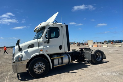 2017 Freightliner Cascadia 113 4x2 تراكتور شاحنة (أحادي المحور)