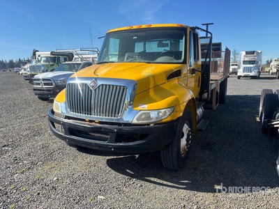 2011 International MA025 4x2 شاحنة مسطحة