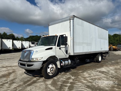 2016 International 4300 شاحنة فان