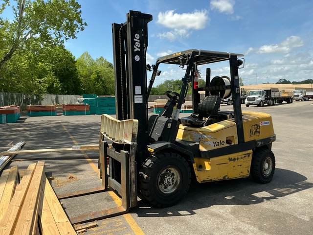 2006 Yale GDP100MJNPBV110 9500 lb Pneumatic Tire Forklift