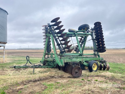 John Deere 330 27 ft Tandem Disc