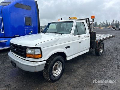 1997 Ford F-250 XLT 4x2 Flatbed Truck (Inoperable)
