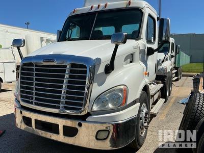 2013 Freightliner CA113 6x4 トラックトラクター（T/A）