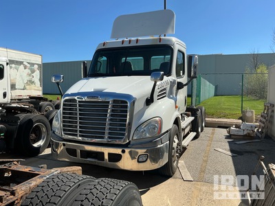 2014 Freightliner Cascadia 113 6x4 トラックトラクター（T/A）