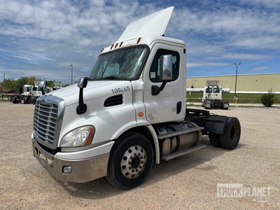 2016 Freightliner Cascadia 113 4x2 S/A Dagcabine Trekker