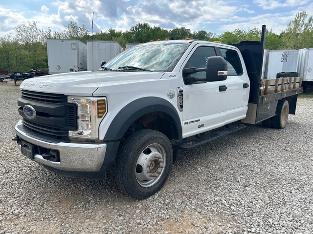 2018 Ford F-550 XL Super Duty 4x4 Crew Cab Flatbed Truck
