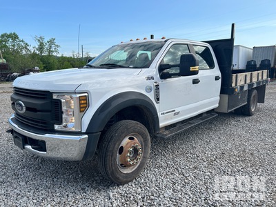 2018 Ford F-550 XL Super Duty 4x4 Crew Cab Flatbed Truck