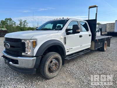 2018 Ford F-550 XL Super Duty 4x4 Crew Cab Flatbed Truck