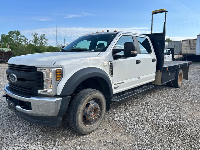 2018 Ford F-550 XL Super Duty 4x4 Crew Cab Flatbed Truck