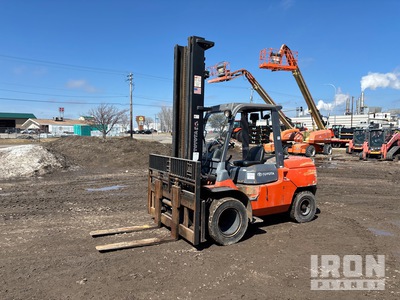 2006 Toyota 7FDAU50 9700 lb Pneumatic Tire Forklift