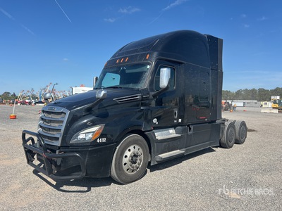 2018 Freightliner Cascadia 126 6x4 T/A Sleeper Truck Tractor