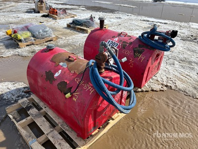 Quantity of (2) Westeel 450 L Steel خزان وقود