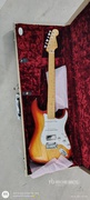 Fender Custom Deluxe Stratocaster Beaux-arts