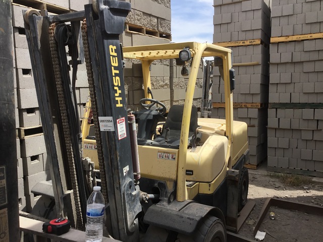 2014 Hyster H100FT 9400 lb Pneumatic Tire Forklift