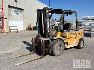 2001 Cat DPL40 6250 lb Pneumatic Tire Forklift