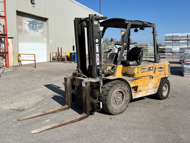 2001 Cat DPL40 6250 lb Pneumatic Tire Forklift