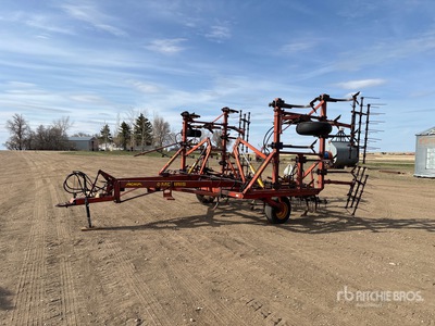Morris Magnum CP725 29 ft Cultivator