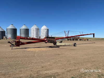 Farm King 1385 13 in x 85 ft Swing Grain Auger