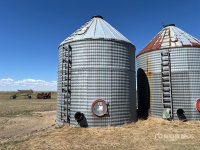 Behlen +/- 2500 bu Grain Bin