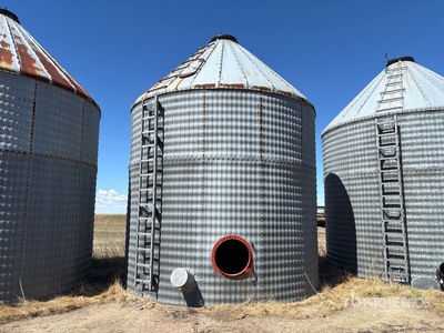 Behlen +/- 2500 bu Grain Bin