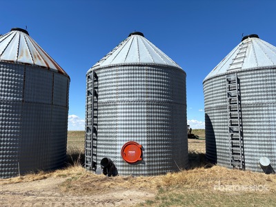 Behlen +/- 2500 bu Grain Bin
