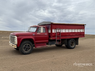 1976 Ford F600 4x2 穀物用トラック