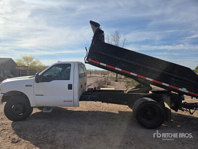 2000 Ford F-450 4x2 Camion à benne