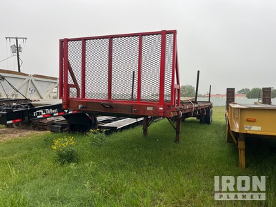 1974 Hobbs DOM 40 ft T/A Flatbed Trailer