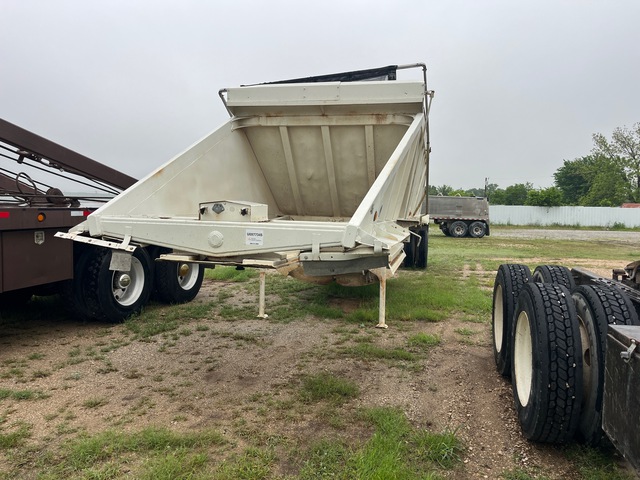 1996 Ranch 42 ft T/A Belly Dump Trailer 1996 Ranch 42 ft T/A Belly Dump Trailer