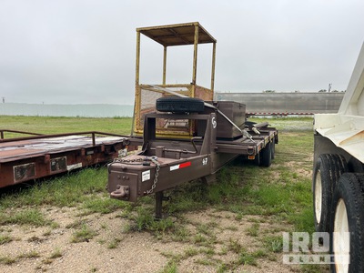 1998 18 ft T/A Equipment Trailer