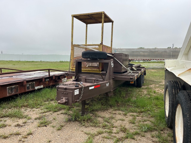 1998 18 ft T/A Equipment Trailer