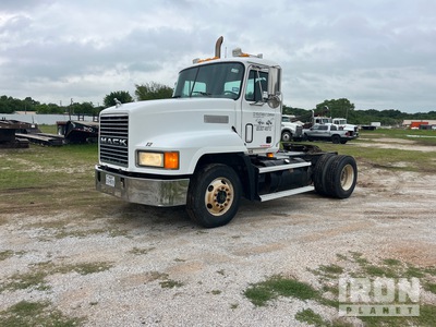 1999 Mack CH612 4x2 S/A Day Cab Truck Tractor