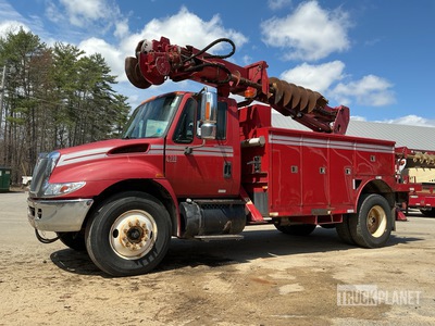 2004 Terex Telelect COMMANDER 4047 on 2004 International 4400 SBA 4x2 Camion pelle
