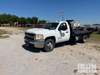 2009 Chevrolet Silverado 3500HD 4x4 Flatbed Truck