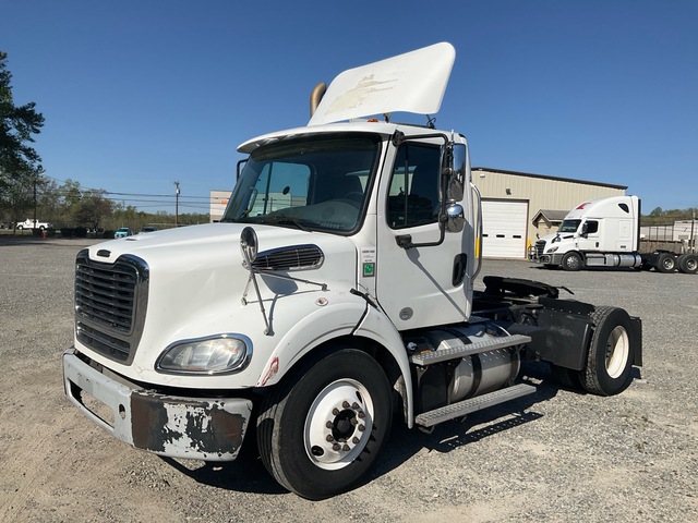 2015 Freightliner M2112 4x2 S/A Day Cab Truck Tractor