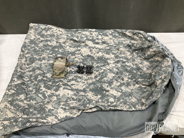 (2) Rear Sites, (40) Ammunition Magazine Pockets & Assorted Items