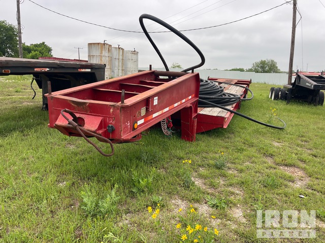 1981 Ledwell TRL24535 34 ft T/A Oilfield Trailer